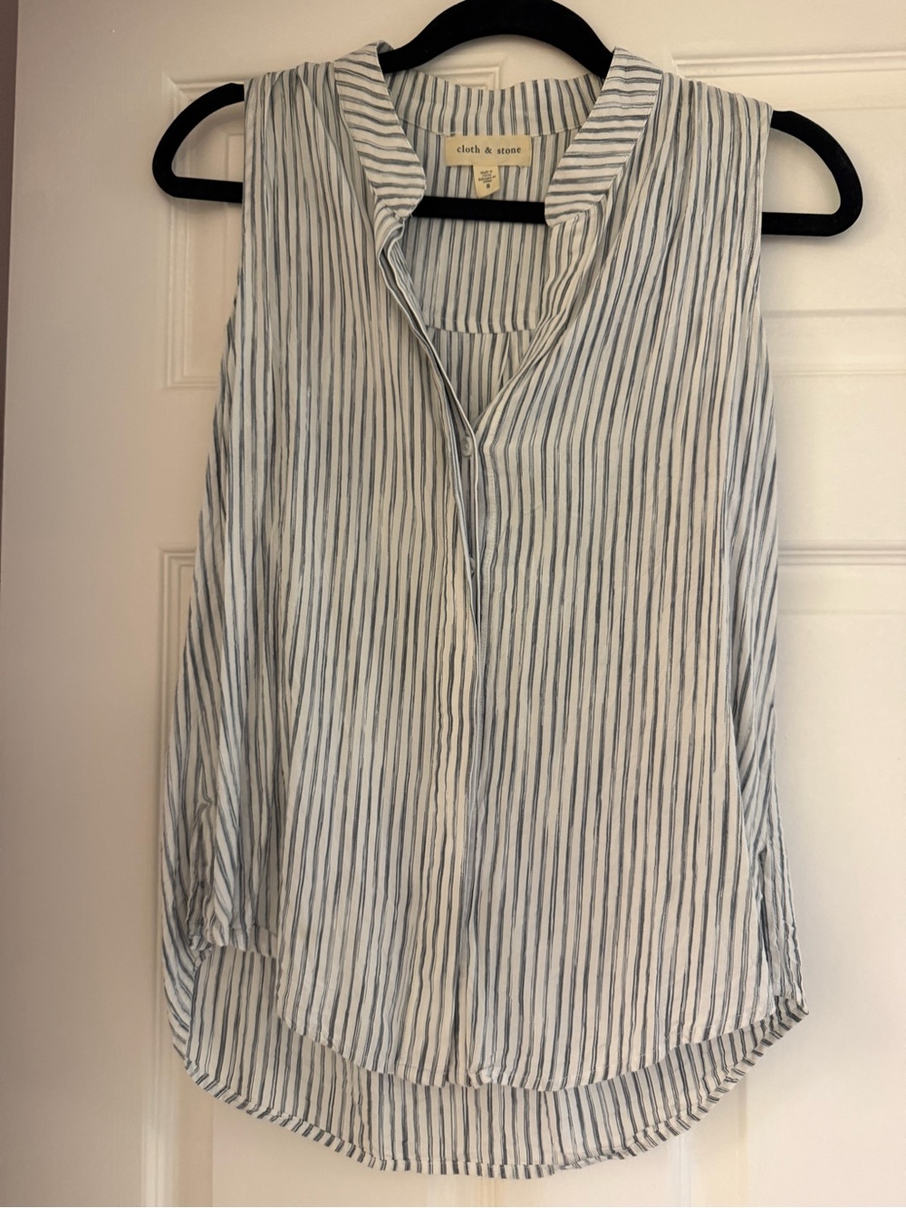 cloth & stone White and Navy Striped Sleeveless V-Neck Blouse
